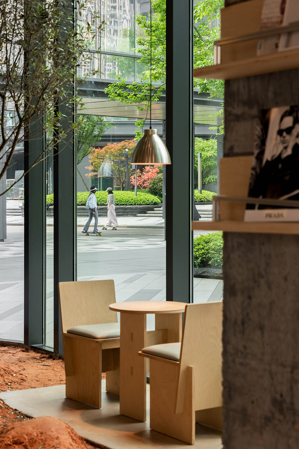 咖啡店设计,开放式咖啡店,松弛感咖啡店,商务中心咖啡店,咖啡店打卡,咖啡店装修,咖啡店设计案例,咖啡店设计方案,长沙达美Seesaw咖啡店:遗落在都市CBD里的一抹红土,长沙,紫宇宙设计