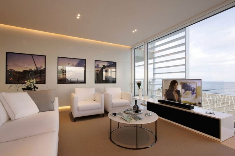 意大利现代简约风格海滨别墅