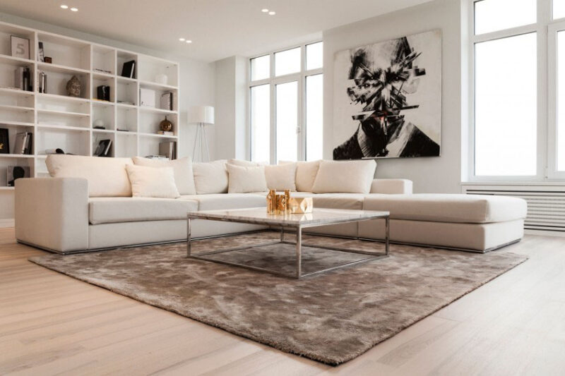 基辅轻工业风格白色阁楼设计