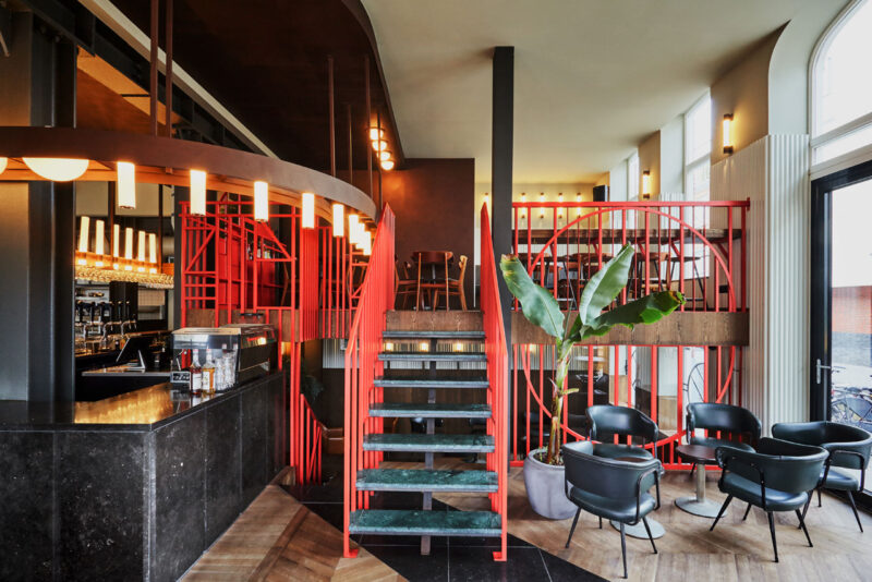 荷兰Holy Smoke餐厅酒吧