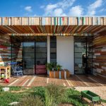 以色列废弃木材现代别墅