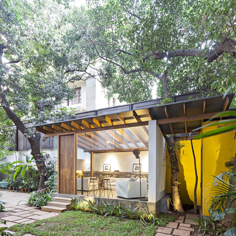 孟买热带环境下的禅意凉亭