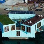 丹麦漂浮在海面上的学生公寓