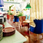 多彩鲜艳的餐厅翻新