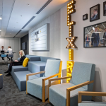 伦敦咨询公司现代风格办公室设计