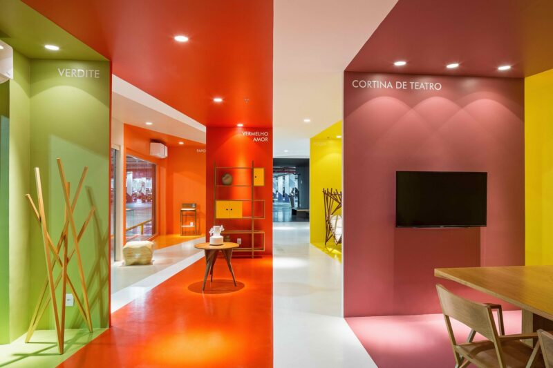 巴西利亚地下家具展厅复合空间设计