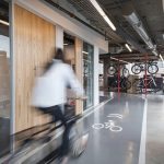 可以骑行的办公室—芝加哥自行车零部件制造商SRAM新总部设计