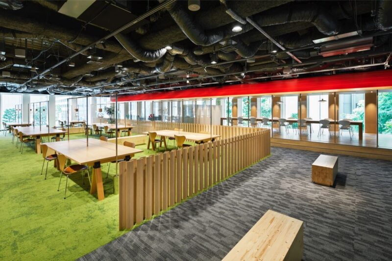 悠悠绿意—东京LIVNEX公司现代办公室设计