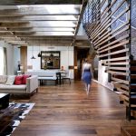 红砖钢铁天窗阁楼里的特里贝克住宅设计