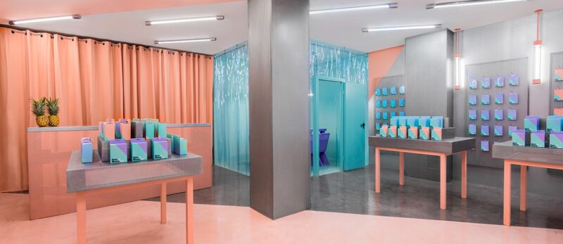 如果手机维修店都长这样—西班牙Doctor Manzana品牌店设计