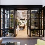 一边是白一边是黑，纽约数字媒体公司办公室改造设计