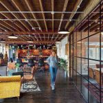 阳光悠闲度假风—伦敦轻工业风基金会办公室设计