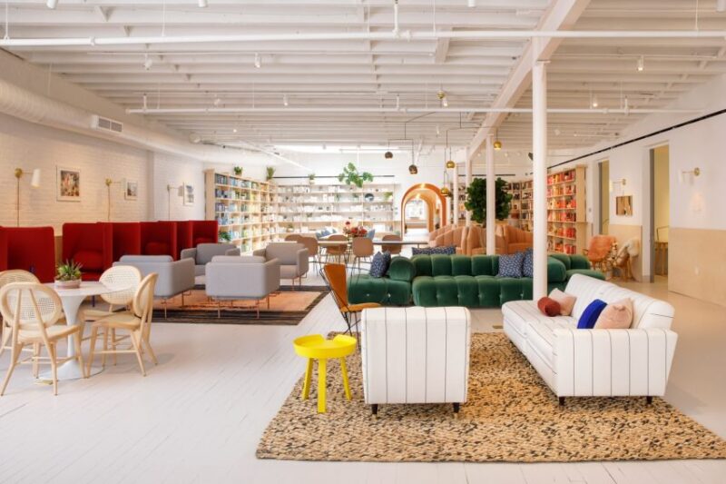 这家俱乐部只有女人才能被邀请加入