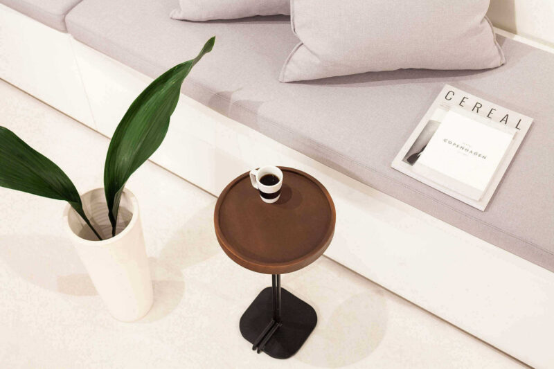 这家紧凑型建筑师事务所工作室中有个会议室盒子