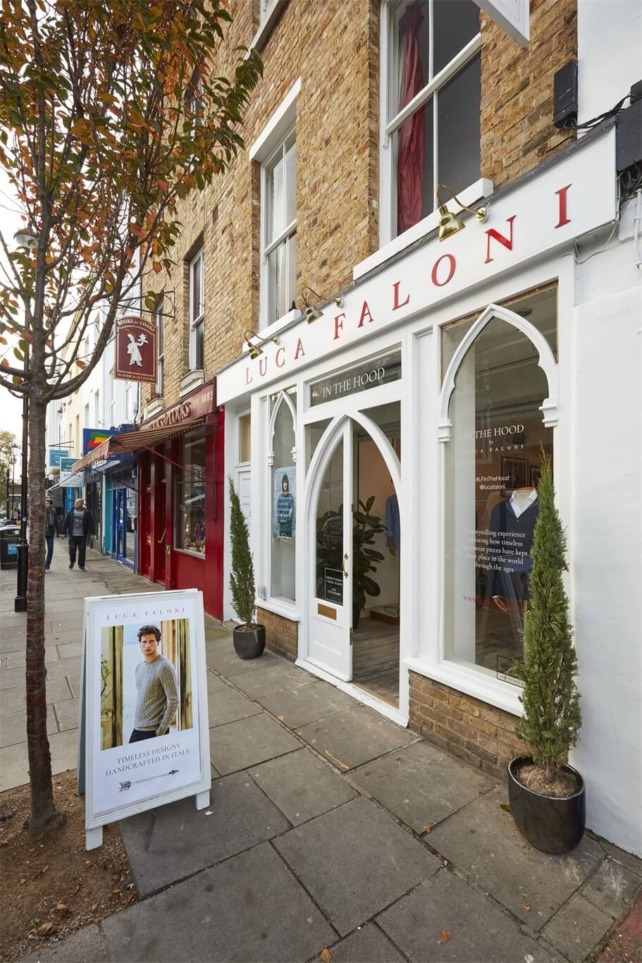 商业空间，服装店设计，线下体验店，Luca Faloni，品牌男装店设计
