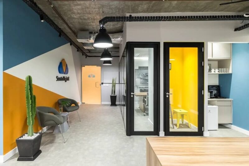 彩色工业风，巴西云计算咨询公司SantoDigital办公室设计