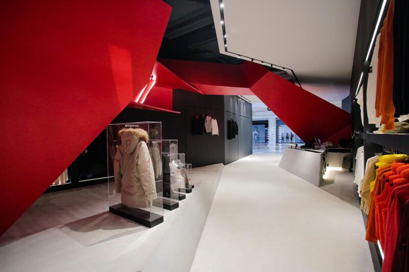 东仓建设设计原创潮牌ROARINGWILD咆哮野兽深圳首家实体零售终端