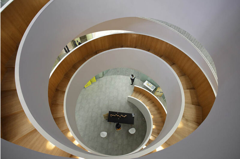 建筑改造之上海静安和成大楼改造创新办公和商业综合体