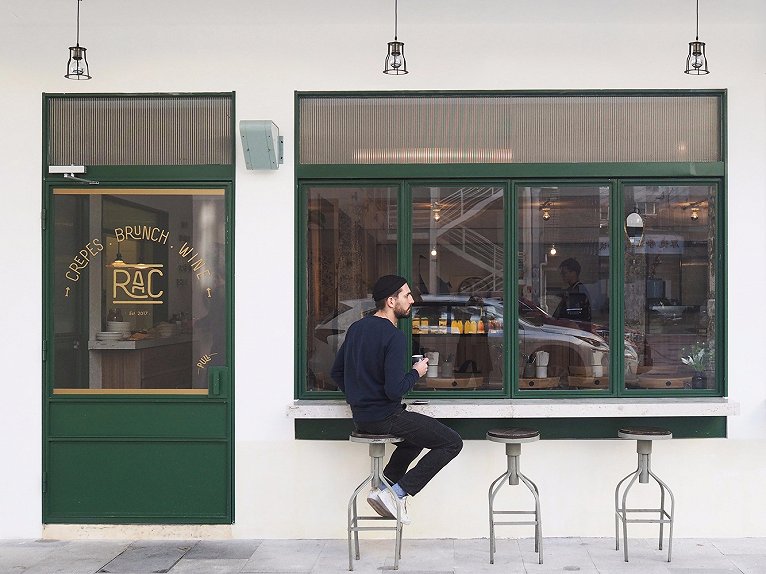 餐饮空间，建筑改造，酒吧咖啡厅设计，上海RAC Bar & Coffe，法式餐厅设计，保安亭改造咖啡厅，上海迈石建筑设计