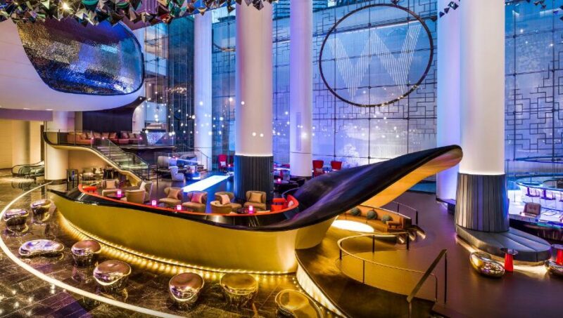 将“悬浮园林”概念引入空间，苏州W酒店设计