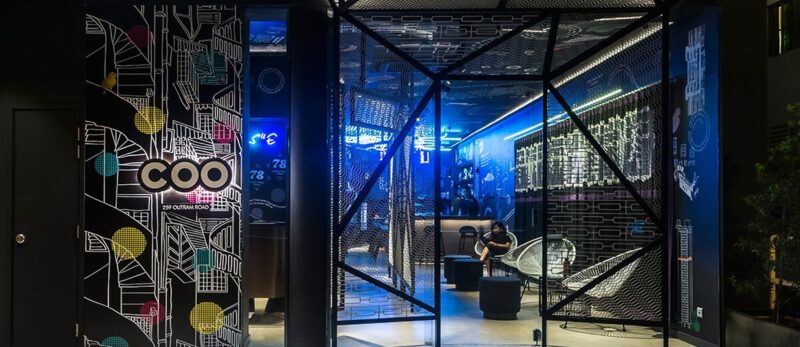 结合慵懒酒吧的设计旅馆，COO精品旅舍