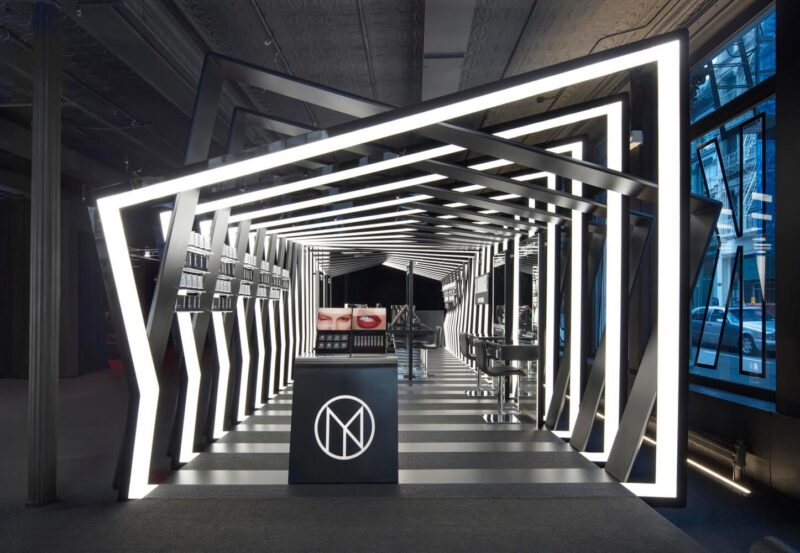 扎哈事务所设计，化妆品牌Il Makiage纽约快闪店设计