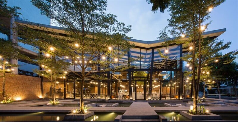 如大鹏展翅，越南43工厂咖啡烘焙店设计