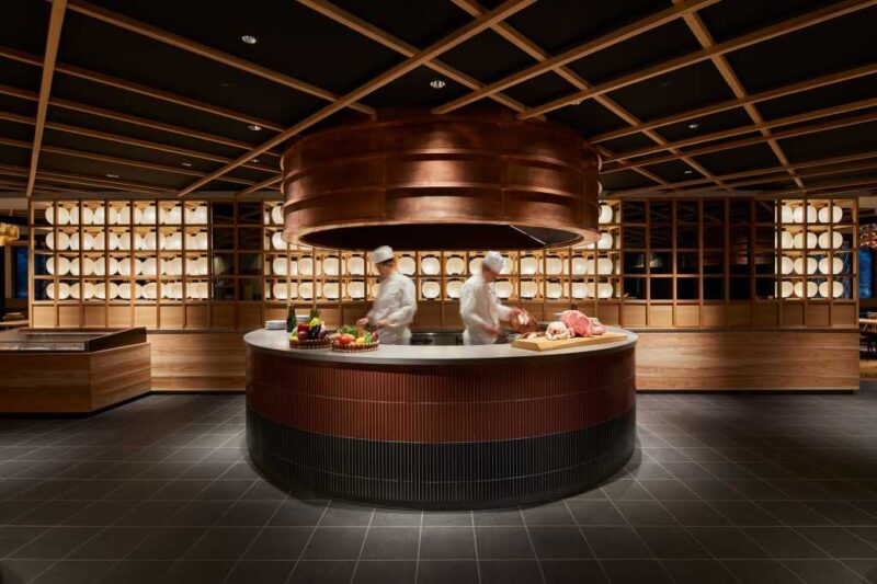 带有熊本与大分传统色彩的日式酒店自助餐厅