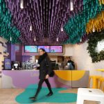 墨尔本一家色彩大胆而个性的茶饮小店设计