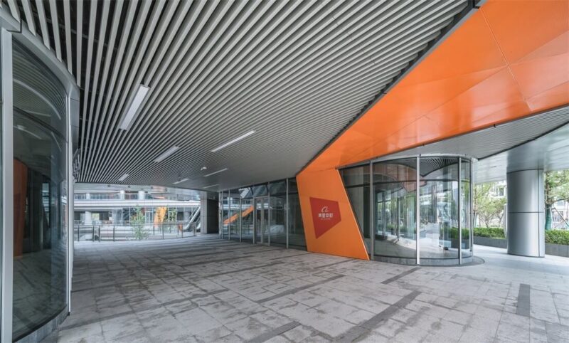 创造开敞自然的城市空间，上海虹桥阿里中心设计