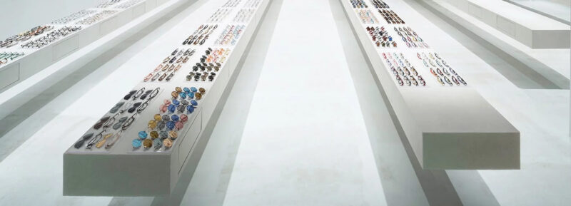 12米悬挑展示，JINS上海环球金融中心店