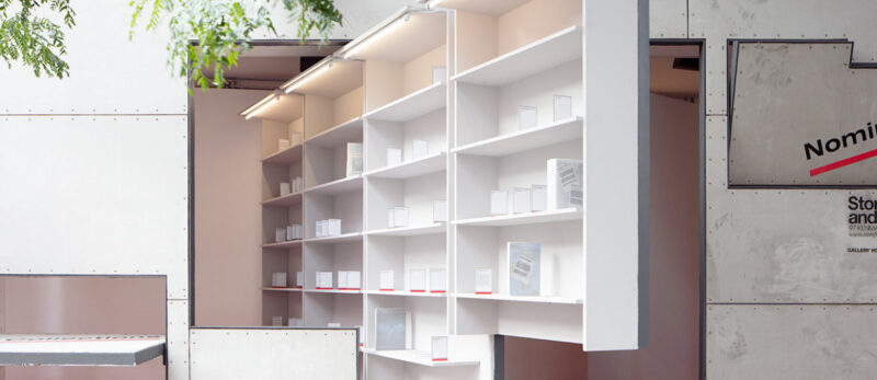 可旋转的书架，纽约STOREFRONT 图书馆装置