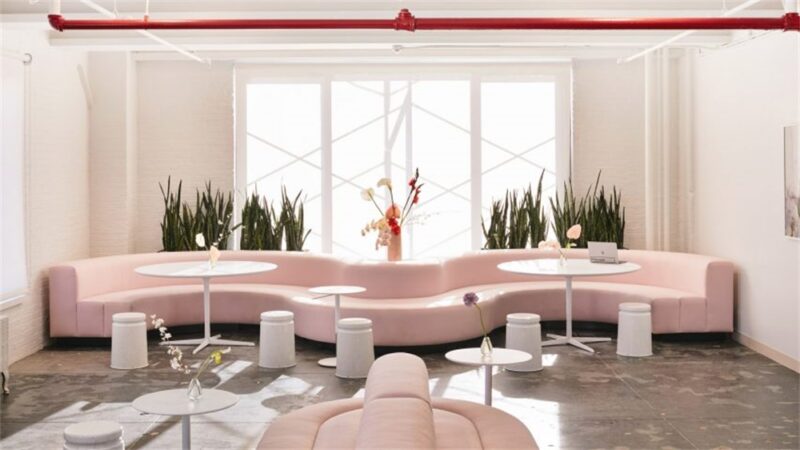 纽约美妆品牌公司Glossier时尚办公室设计