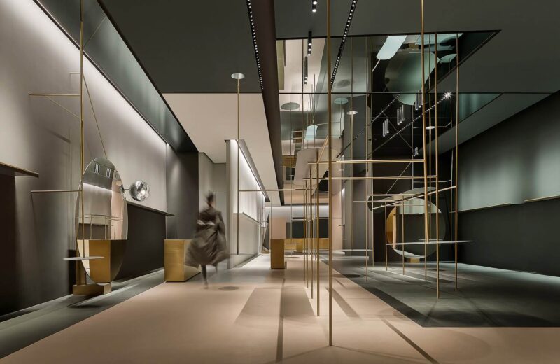 东仓建设，深圳KK Mall时尚精品旗舰店1 WOR设计