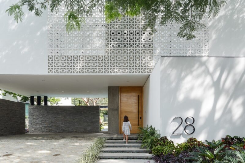 墨西哥现代风格两层“U”形景观别墅