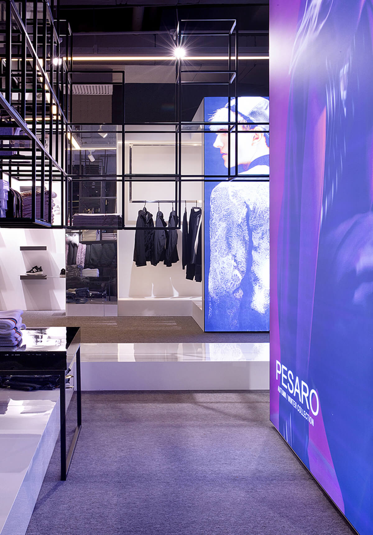 奥特莱斯服装专卖店，专卖店设计，服装专卖店，鼎点室内设计，深圳设计，桂林专卖店设计