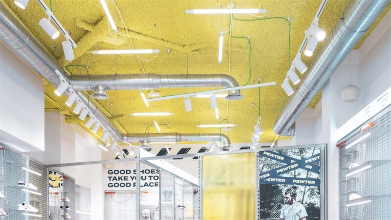 迎合自拍一代，西班牙pewter品牌店