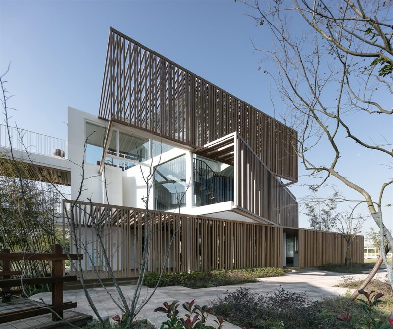 亿端国际设计︱集装箱衍生出的空间折叠