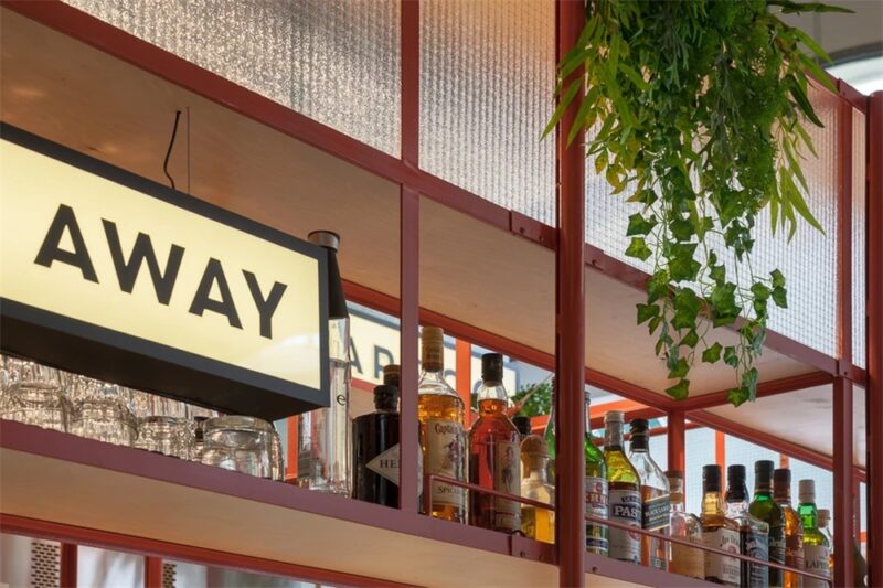 特维拉夫Marco轻工业风海鲜餐厅