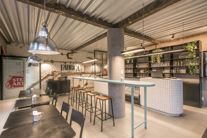 4 Lados.AU | 巴西一家74平米工业风餐厅