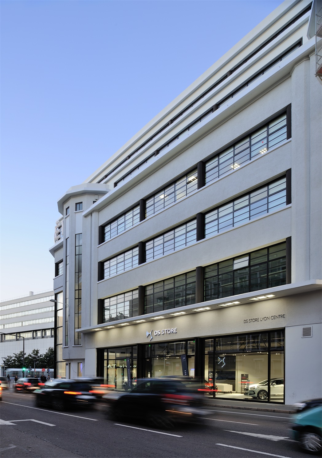 修迪建筑设计，SUD Architectes，建筑改造，法国，雪铁龙Citroën，车库改造
