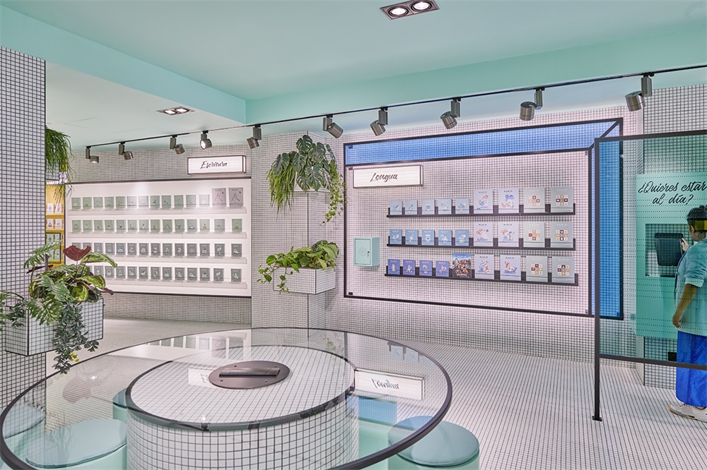 商业空间，Masquespacio，体验店，未来主义，产品展示