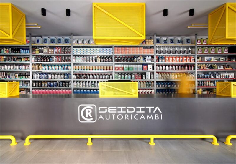 puccio collodoro | 意大利一间汽车配件店