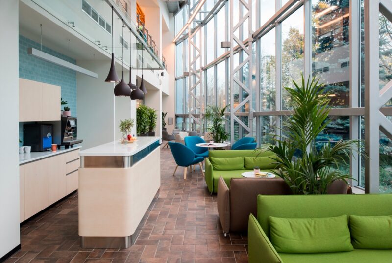 OFFCON | 莫斯科肯德基新办公室