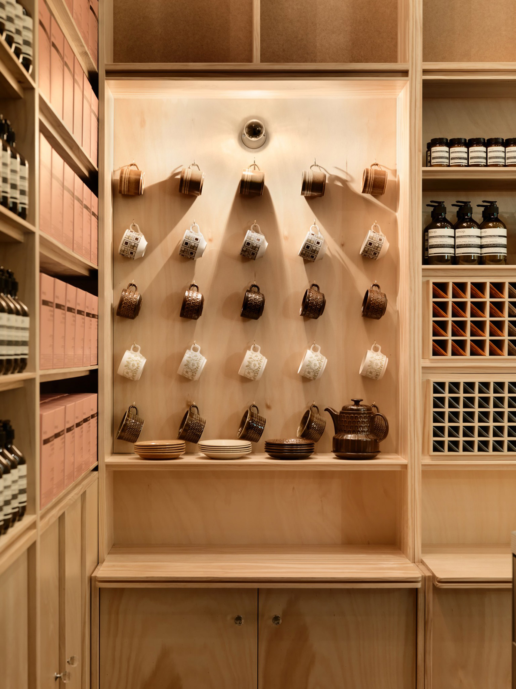 商业空间，零售空间，伊索Aesop，零售店设计，Mlkk Studio