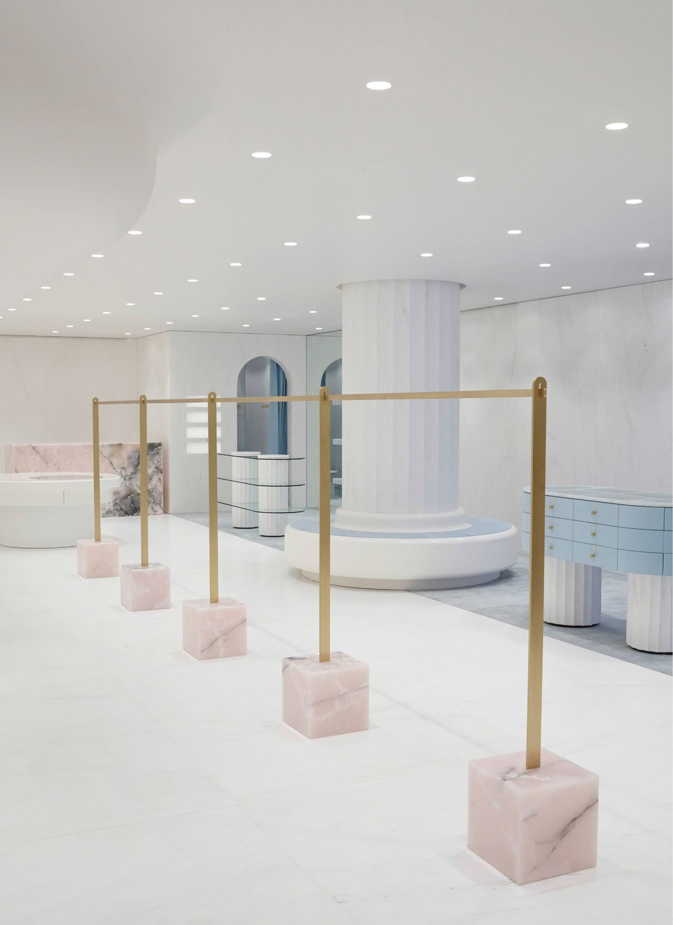 时尚女装品牌，商业空间设计，Ozlana旗舰店，女装品牌旗舰店，Pattern Studio，旗舰店设计，店铺设计
