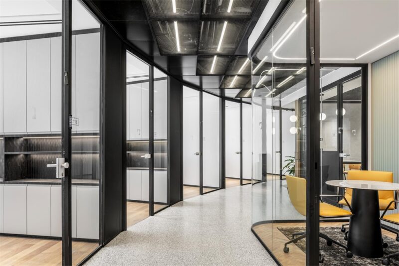 RUST Architects l 以色列工程公司B.S.R.集团办公室