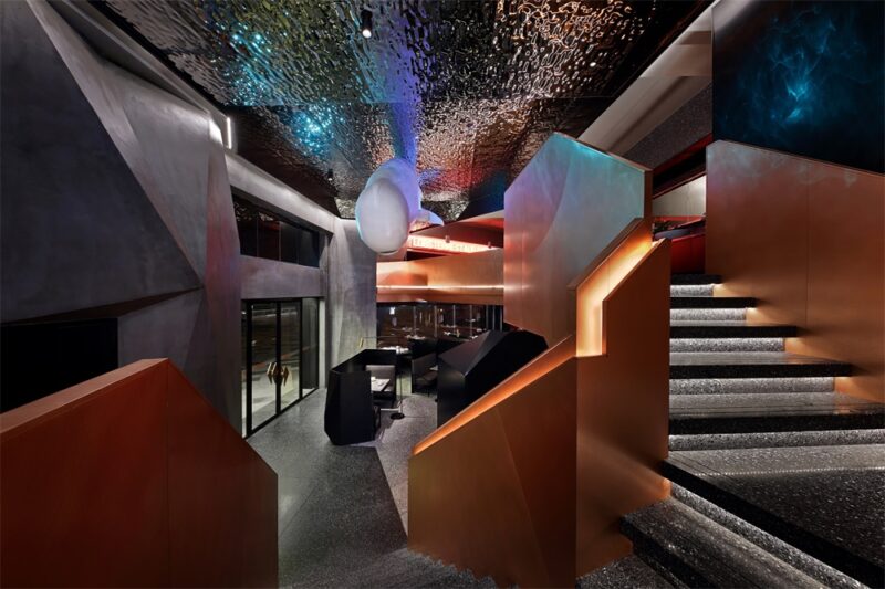 艺鼎新作 | 坚硬的外壳里，藏着鲜嫩的虾肉-虾胡闹