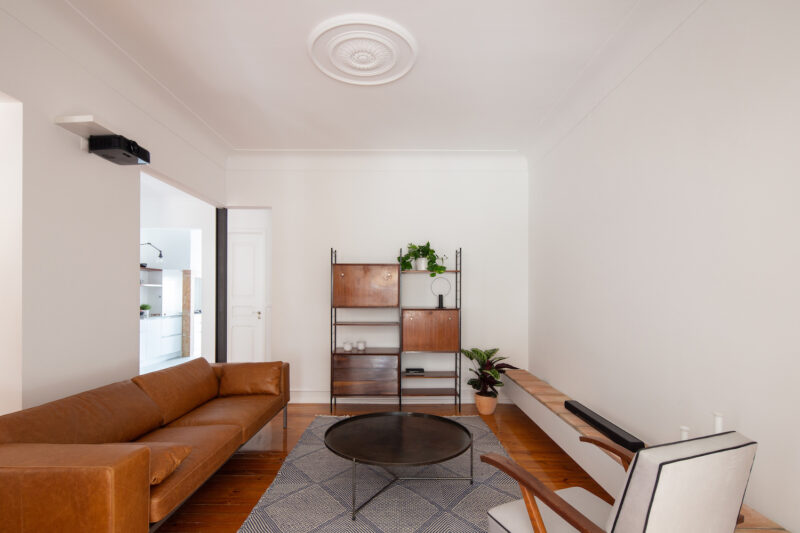 Lola Cwikowski l 葡萄牙Penha de france极简公寓