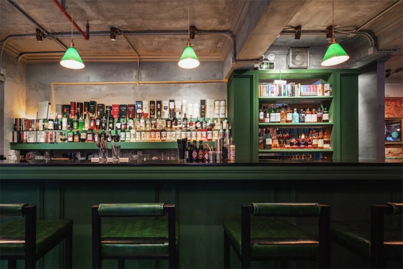 负空间设计 l 广州69㎡的海明威小酒吧